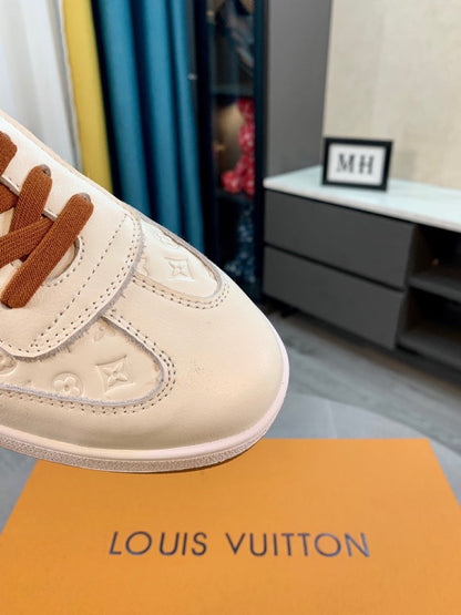 LU   Sneakers  2 Color 's