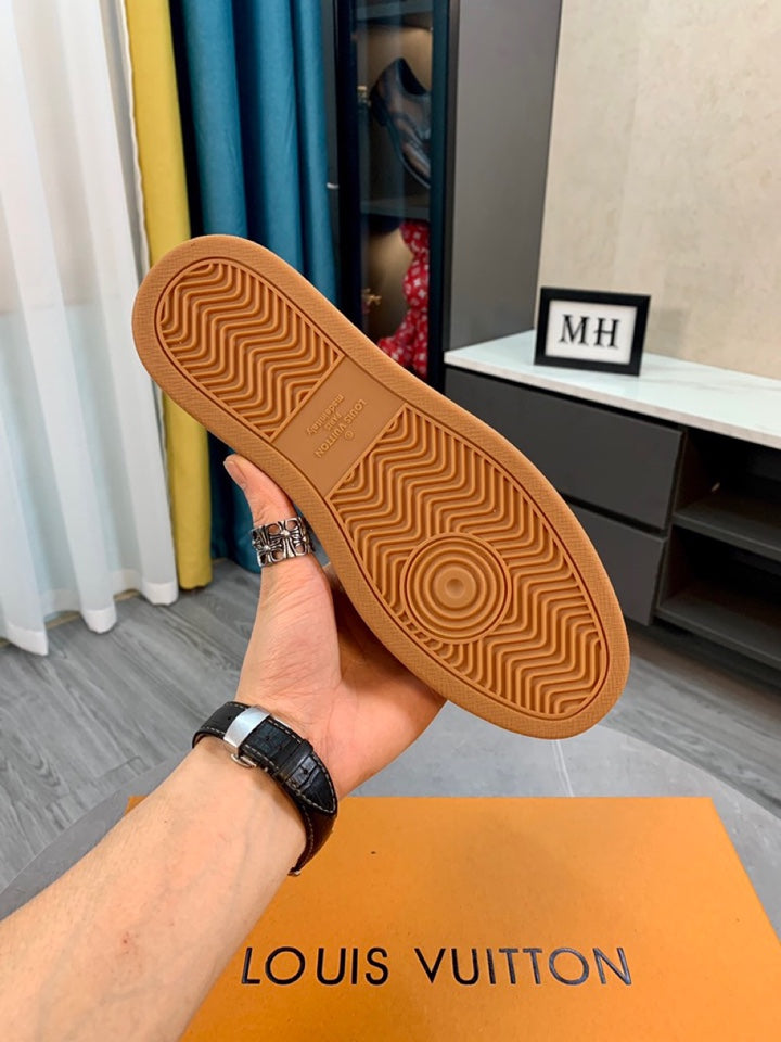 LU   Sneakers  2 Color 's