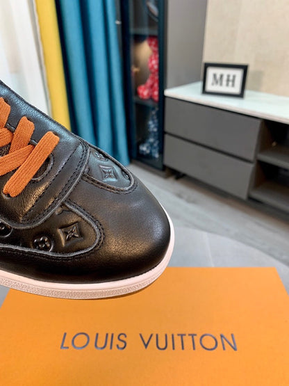LU   Sneakers  2 Color 's
