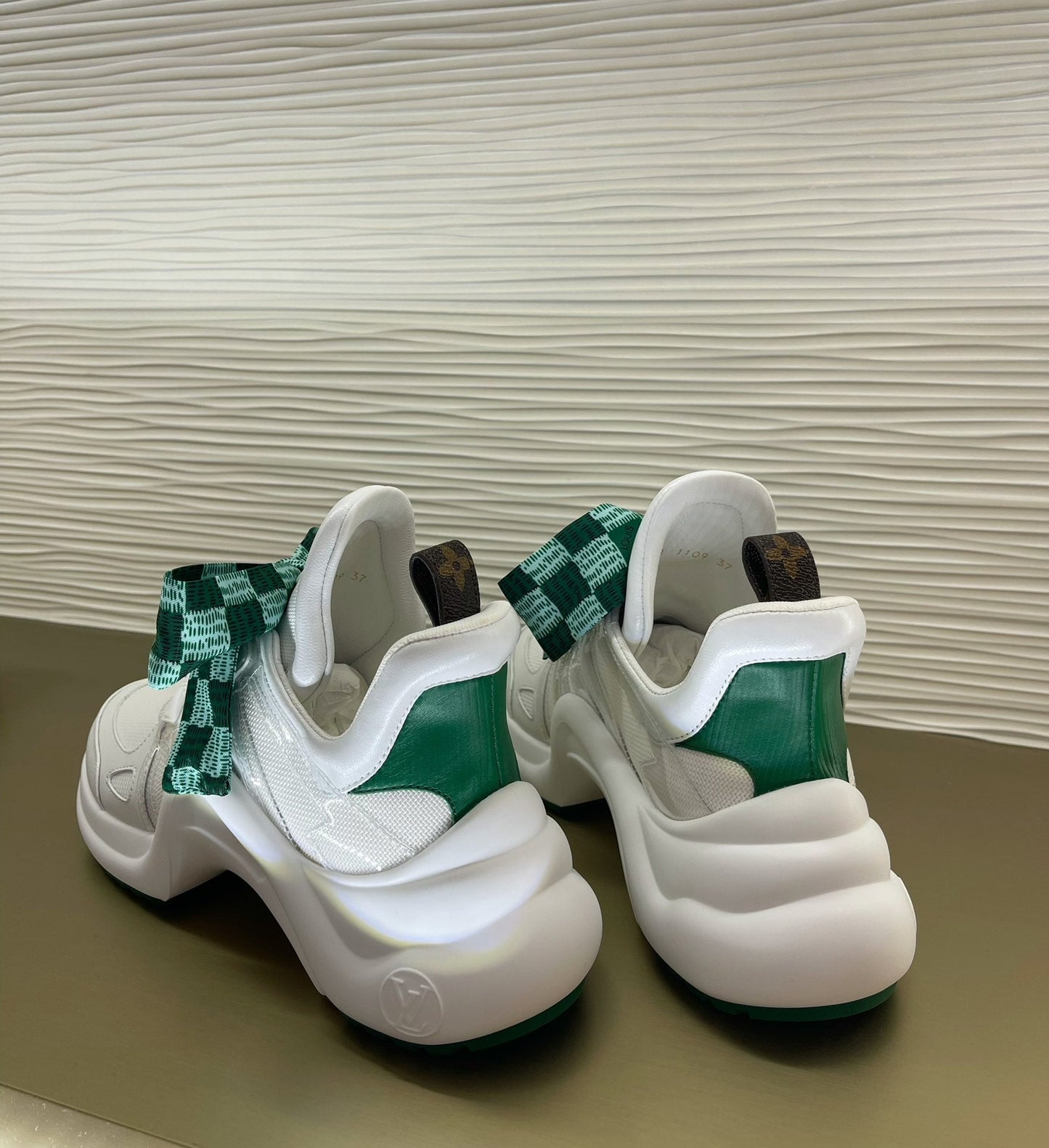 LU ARCH light  Sneakers   2 Color ' s