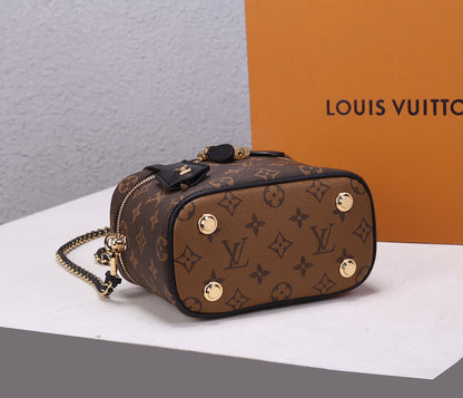 LU Bag Vanity Monogram Mini 20 cm