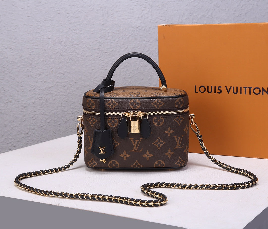 LU Bag Vanity Monogram Mini 20 cm