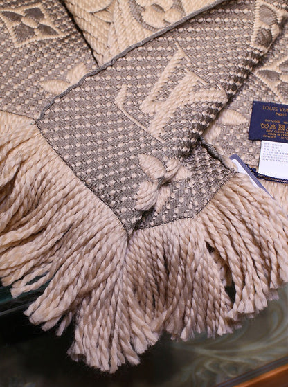 LU Scarf  2 color 's