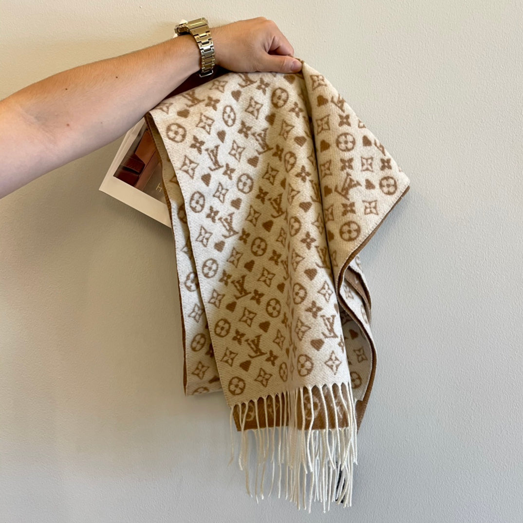 LU Scarf Monogram 2 Color's