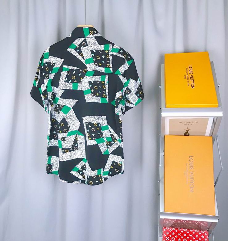 LU  Shirt   T-shirt