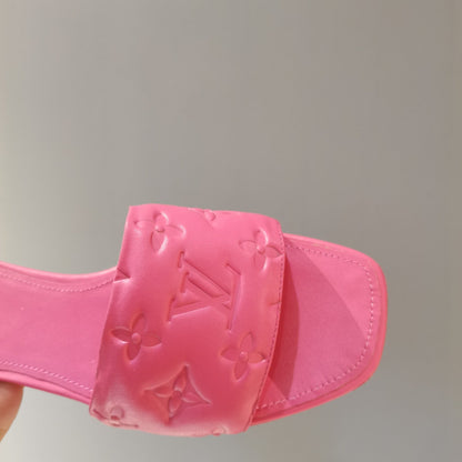 LU Slippers Sandals Pink