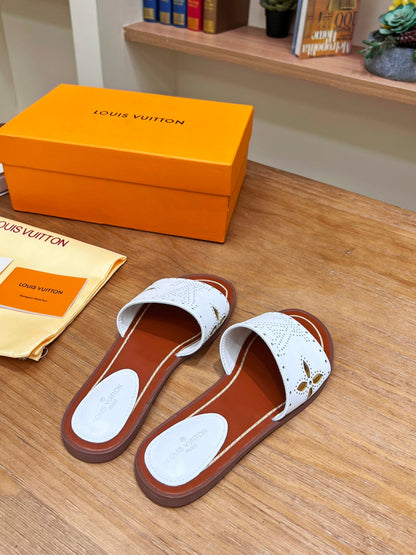 LU  Slippers  5 Color's