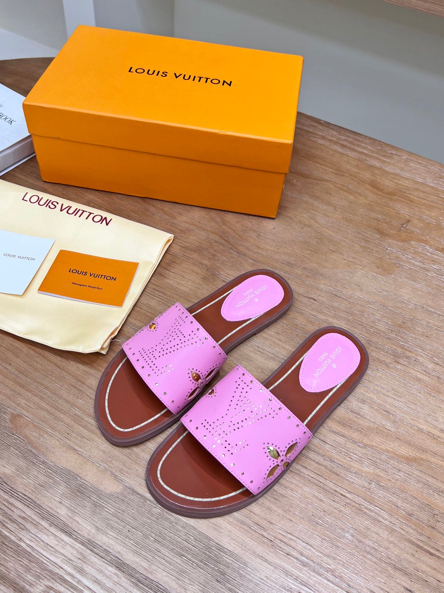 LU  Slippers  5 Color's