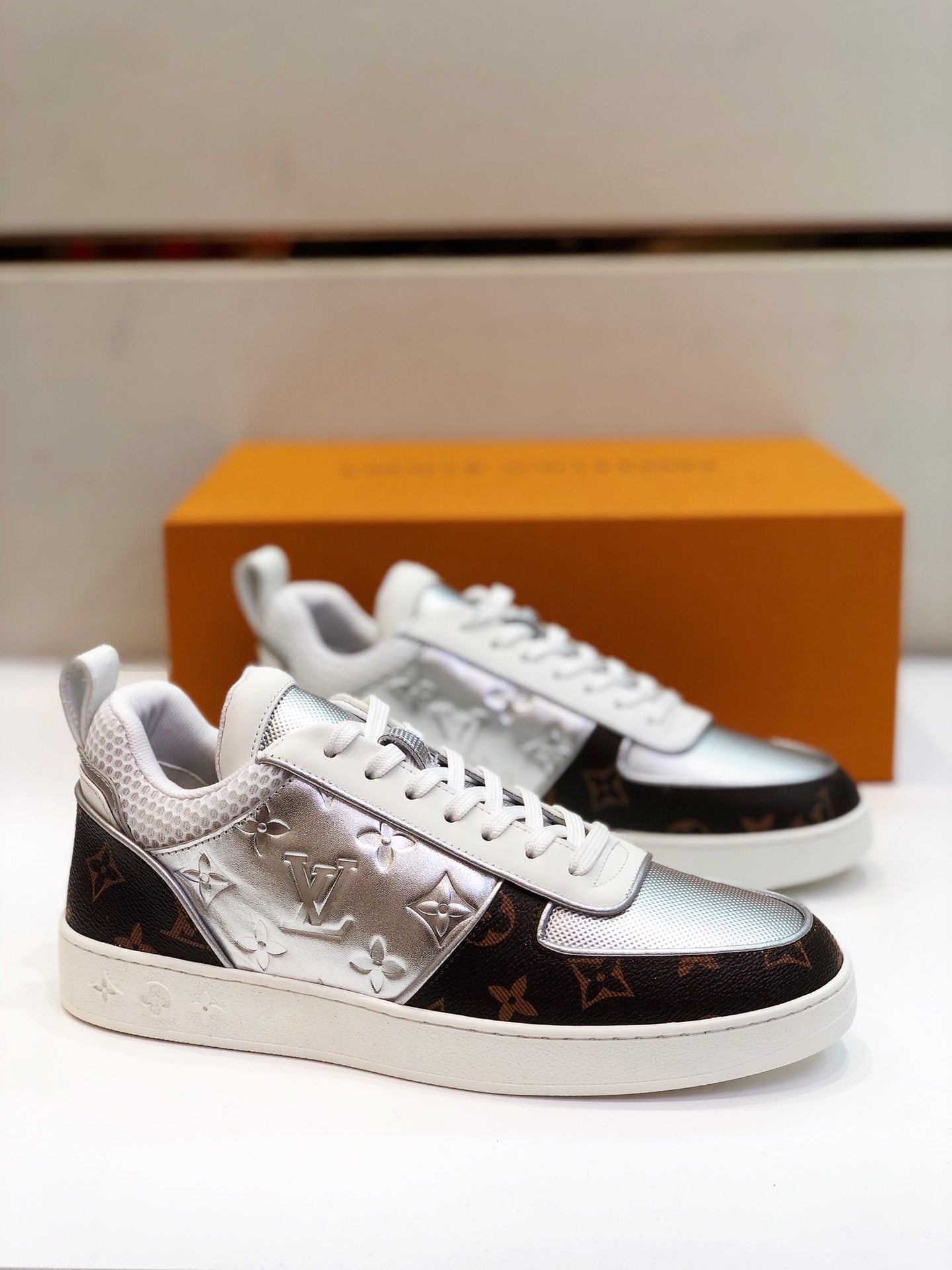LU Sneakers Low Silver