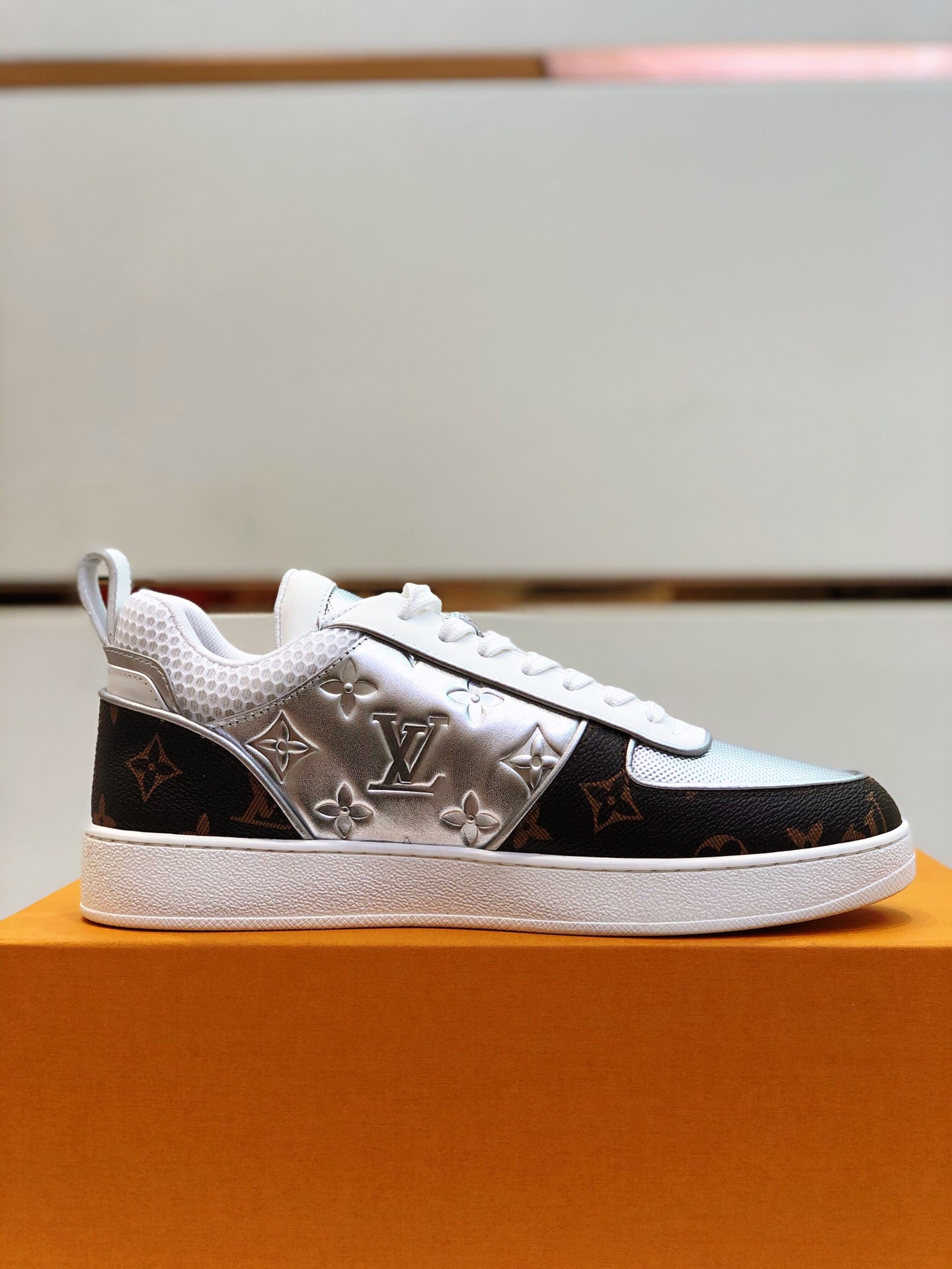 LU Sneakers Low Silver