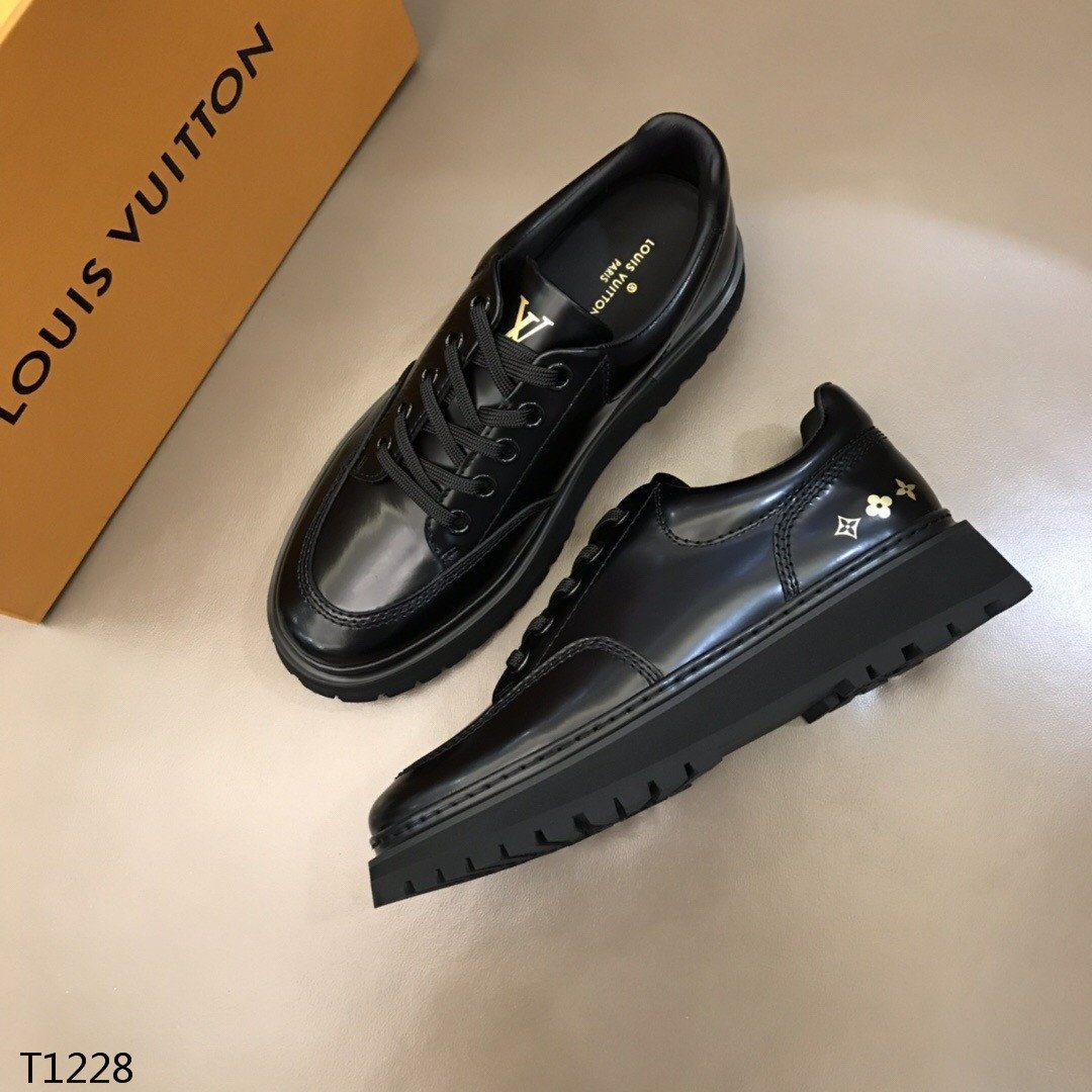 Vuitton Shoes 