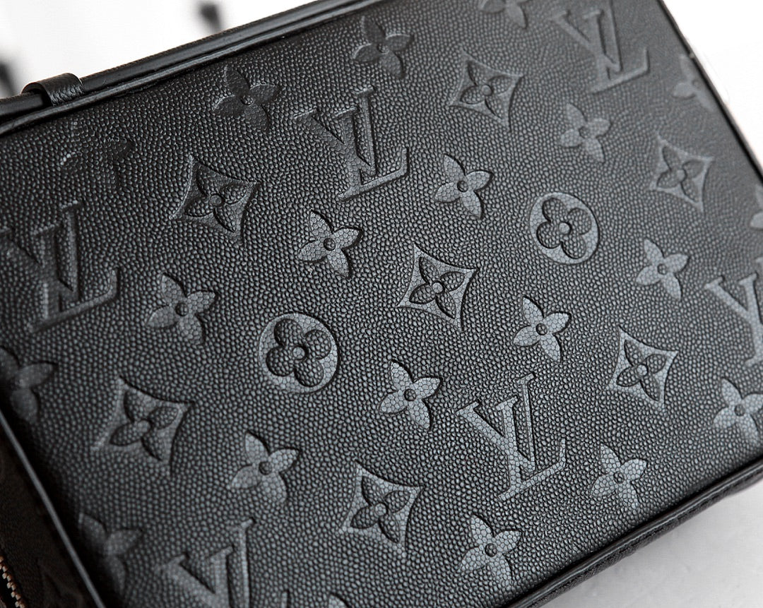 LU Messenger   Bag 2 Color 's 22 cm