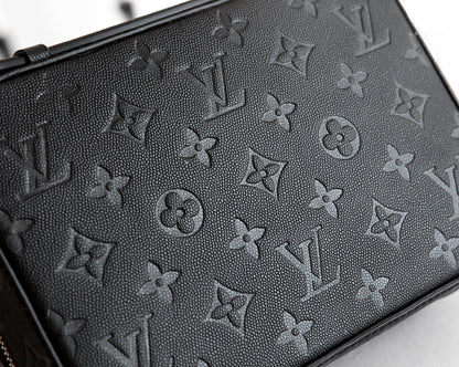 LU Messenger   Bag 2 Color 's 22 cm