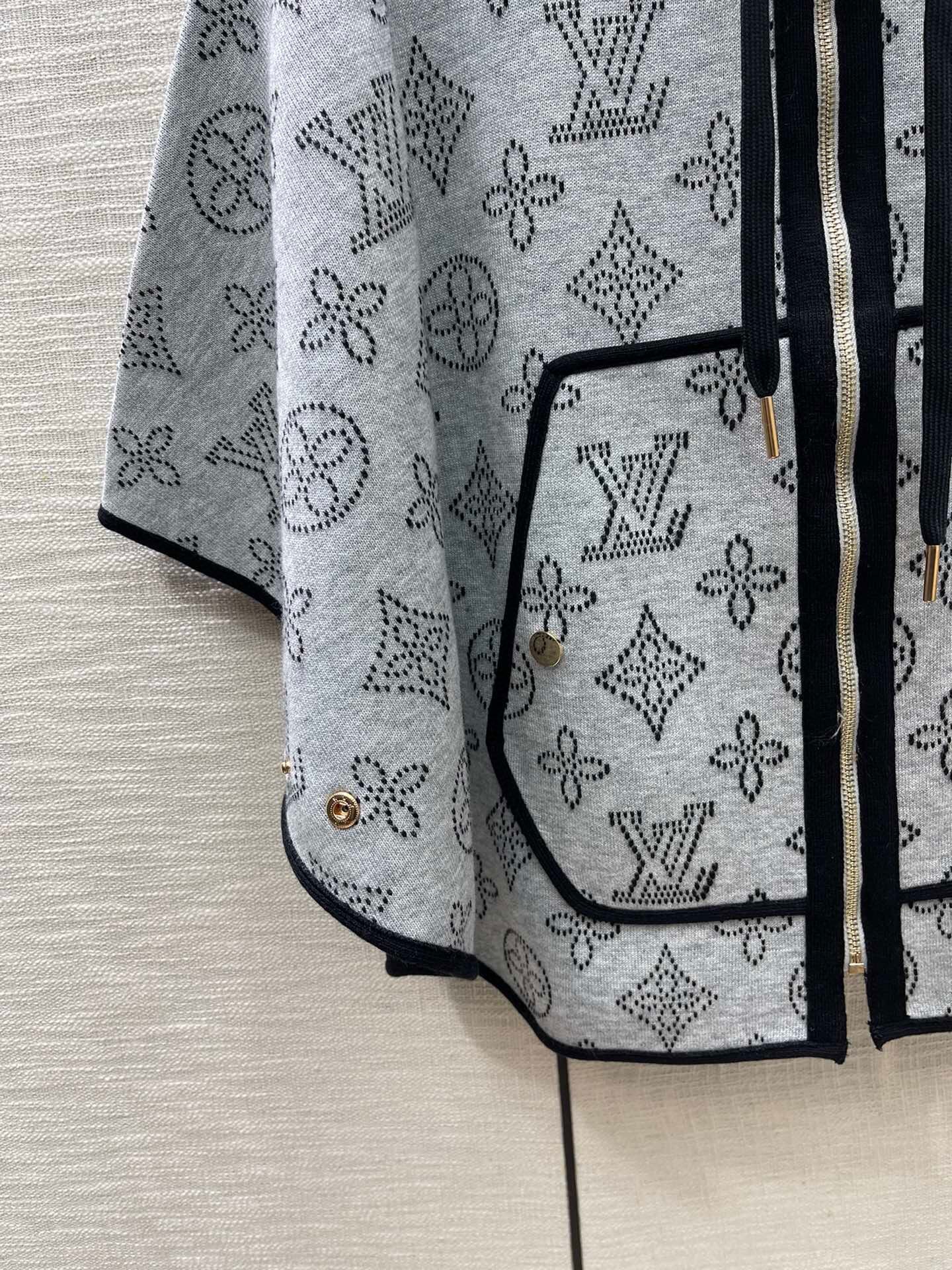 LU Cape Coat Poncho jacket 2 side