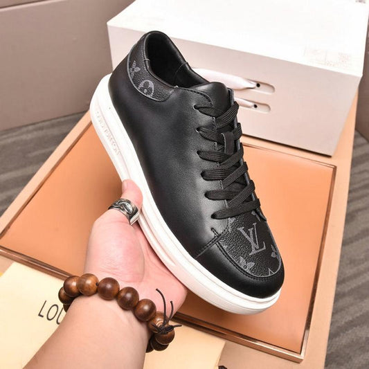 LU  Sneakers Black