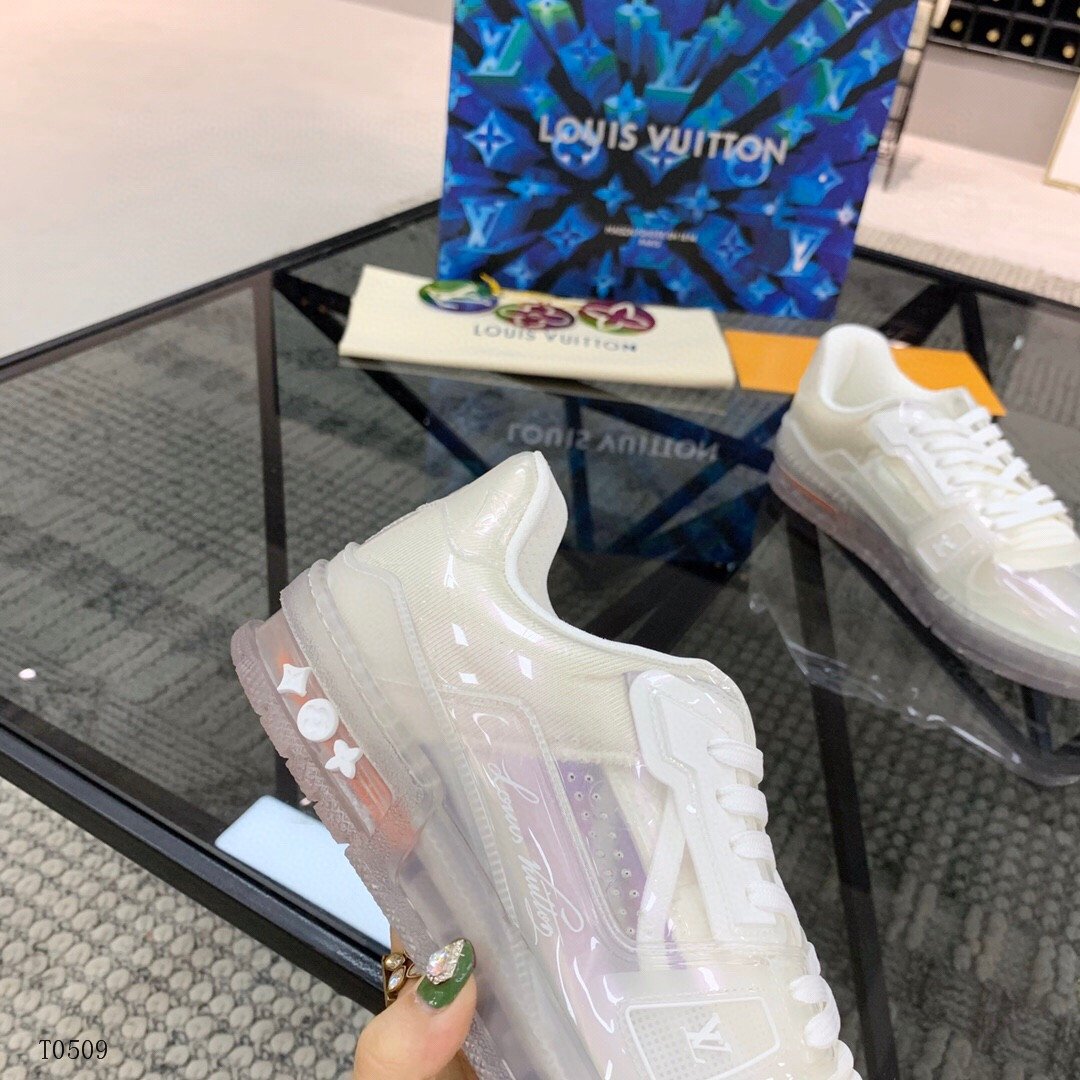 LU Sneakers Clear Upper