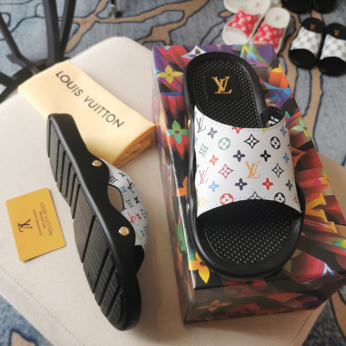 LU  Slippers