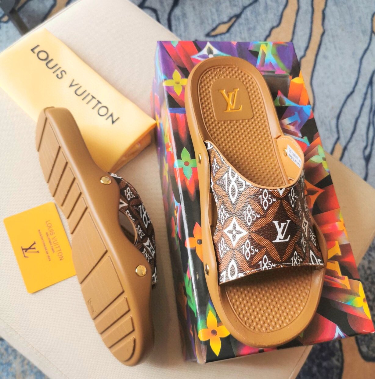 LU  Slippers