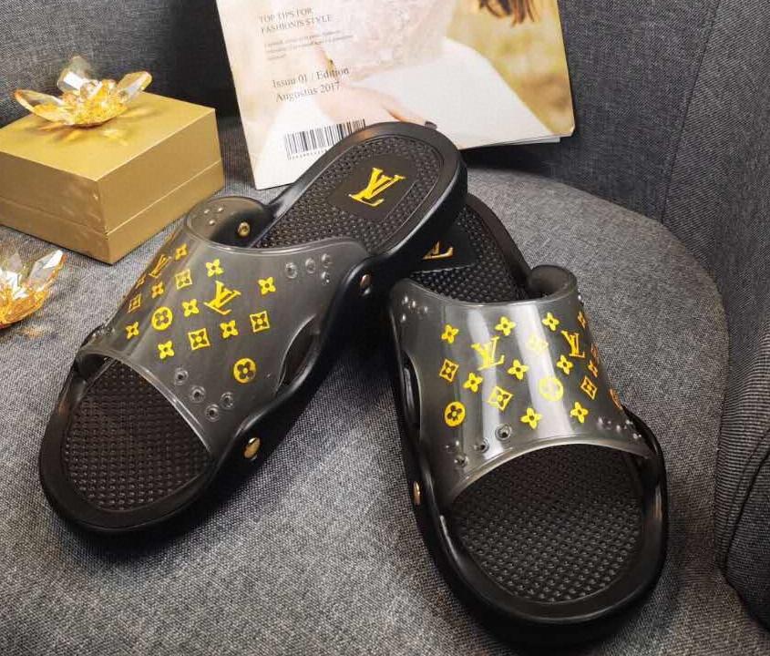 LU Slippers