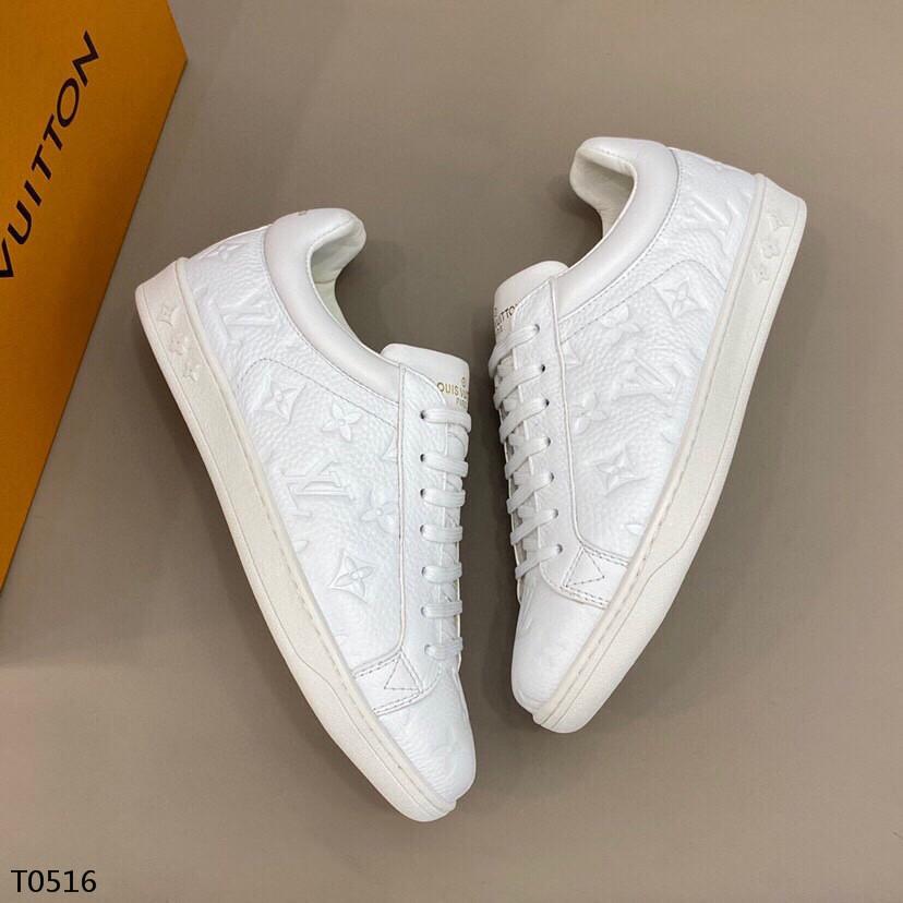 LU Sneakers