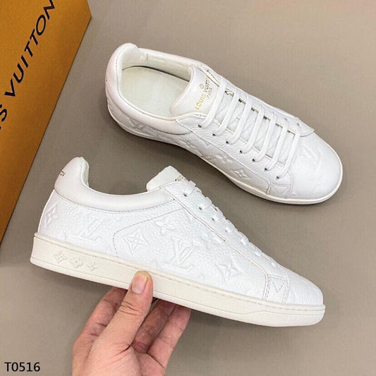 LU Sneakers
