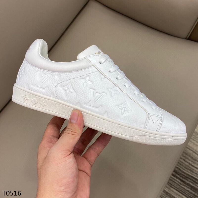 LU Sneakers