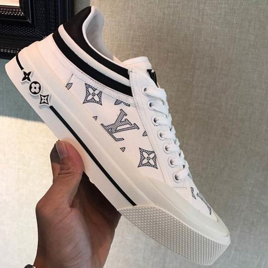 LU Sneakers