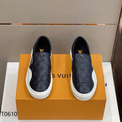 LU  Sneakers Slip On