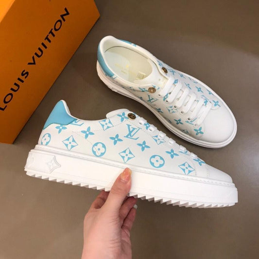 LU Sneakers