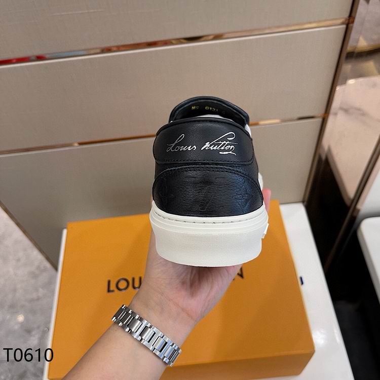 LU  Sneakers Slip On