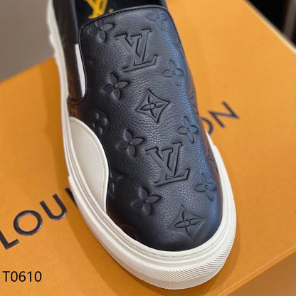 LU  Sneakers Slip On
