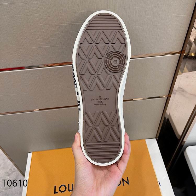LU  Sneakers Slip On