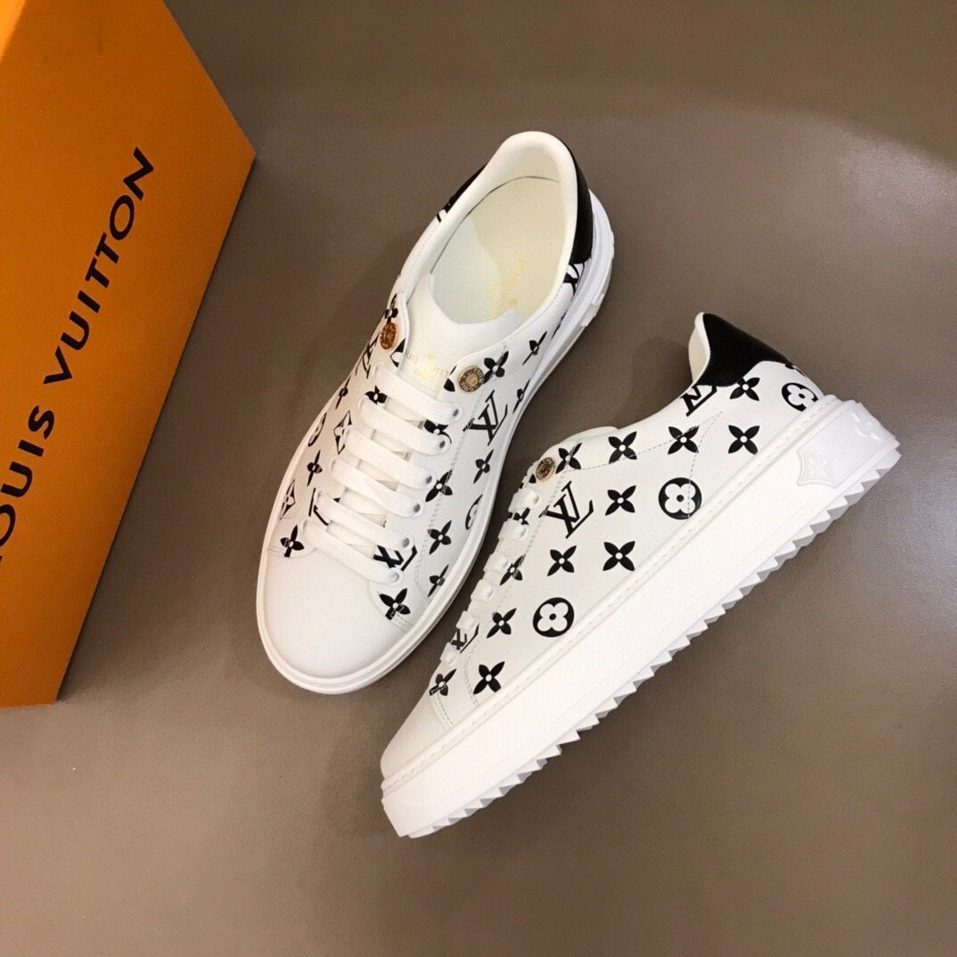 LU Sneakers
