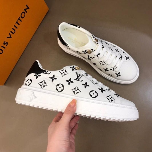 LU Sneakers