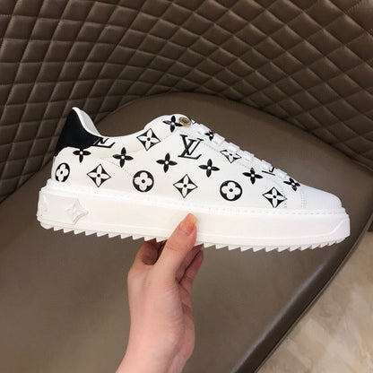 LU Sneakers