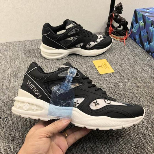 LU Sneakers