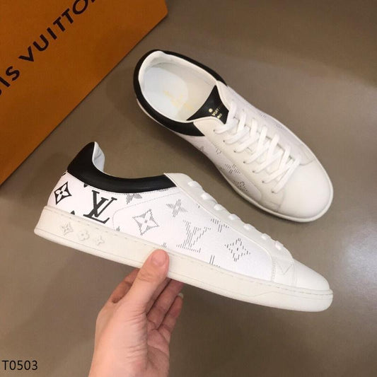 LU  Sneakers