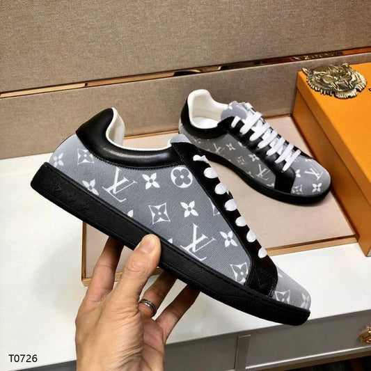 LU Sneakers