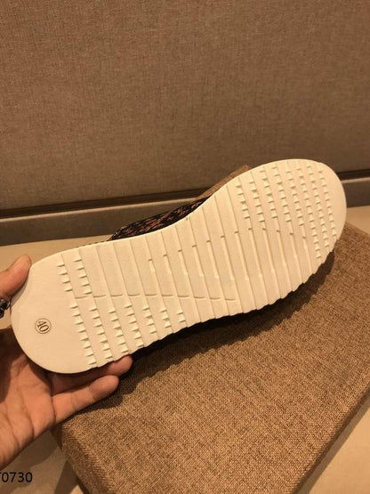 LU Sneakers Supre