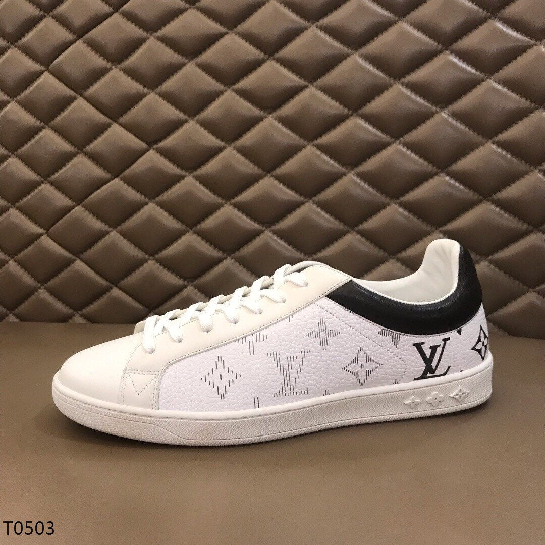 LU  Sneakers