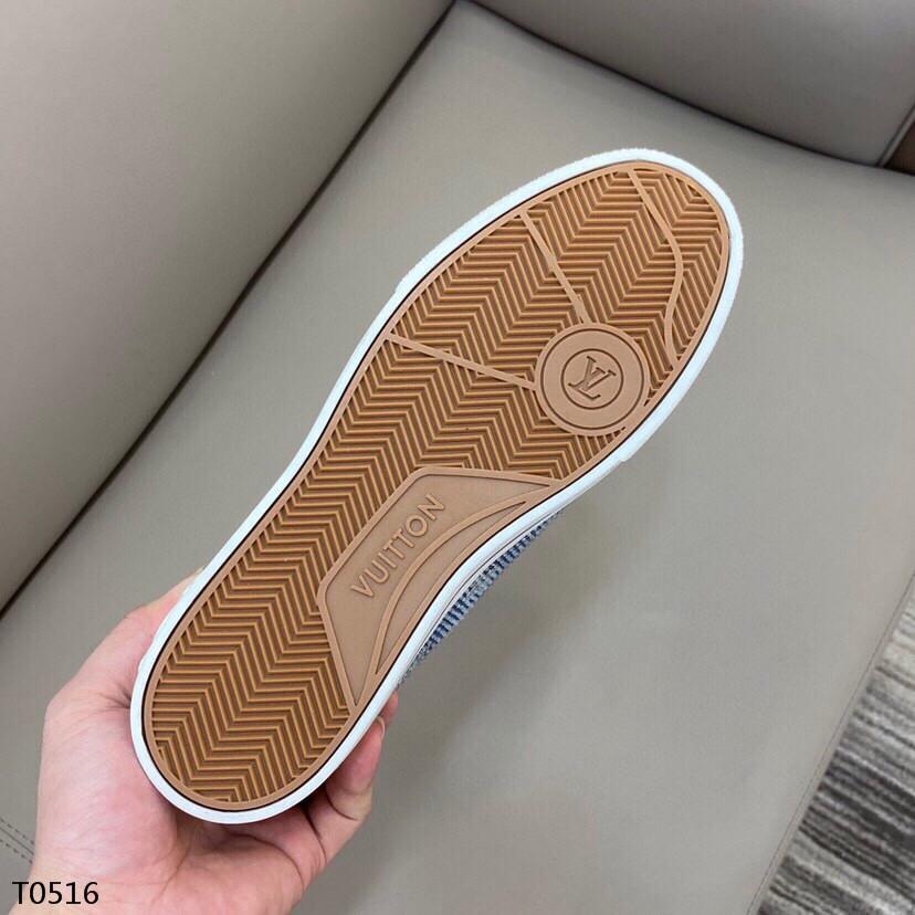 LU Sneakers