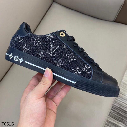 LU Sneakers