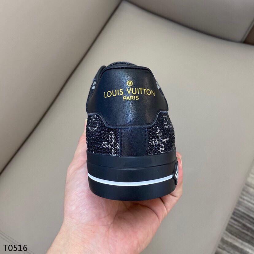 LU Sneakers
