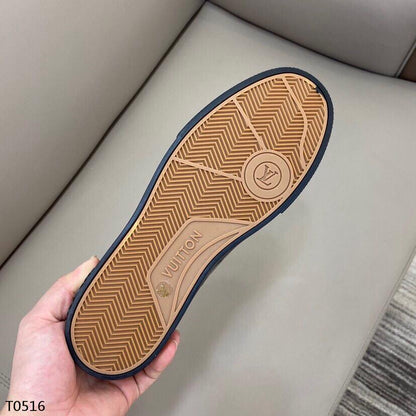 LU Sneakers