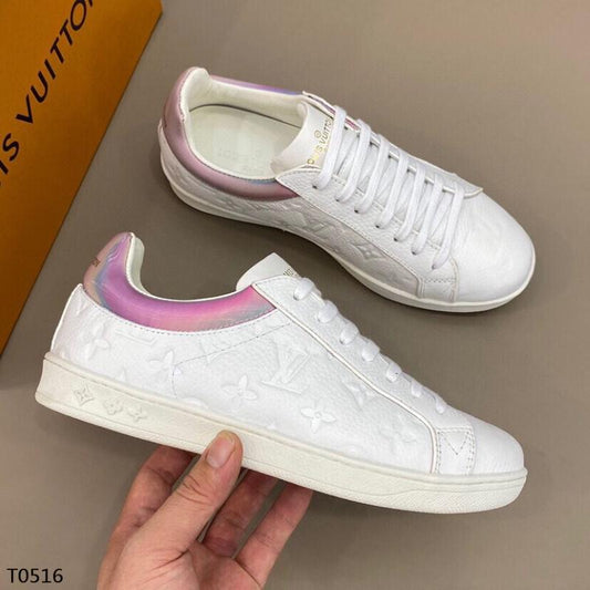 LU Sneakers