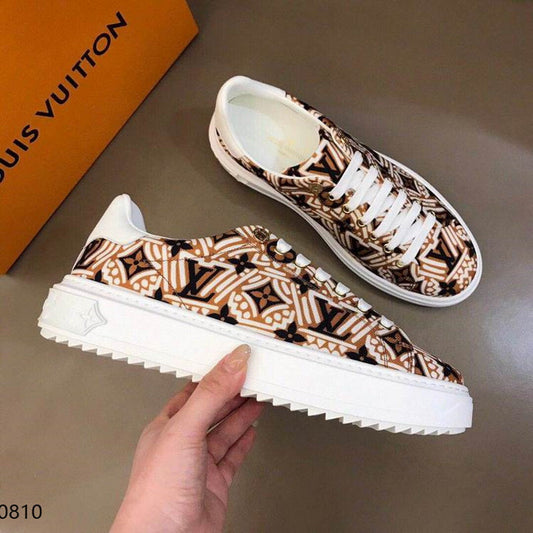 LU Sneakers