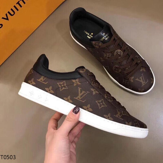 LU Sneakers