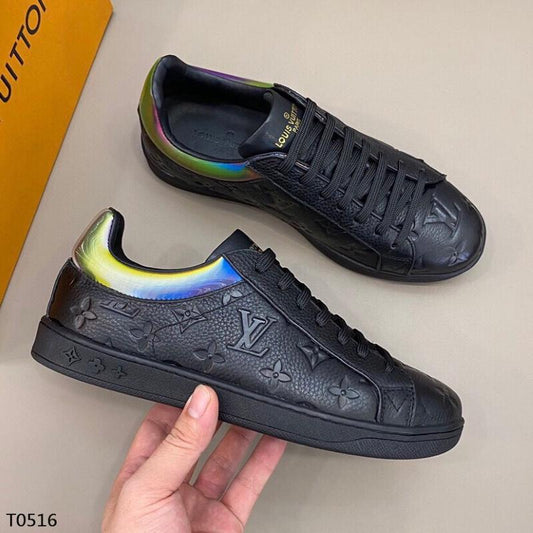 LU Sneakers
