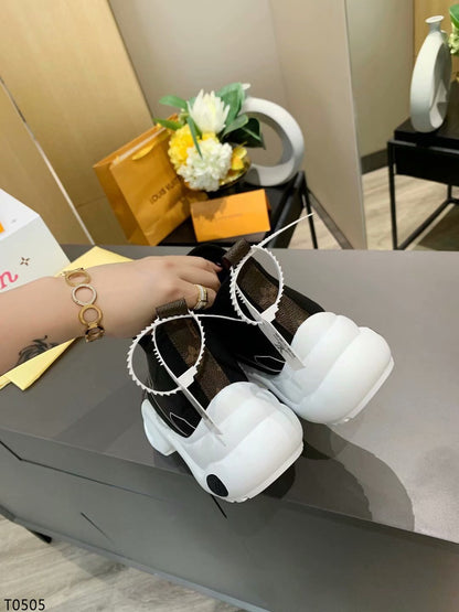 LU Sneakers Arch