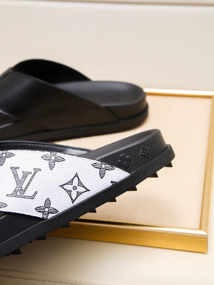 LU Slippers Sliders